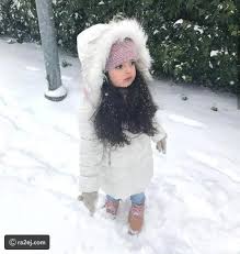 صور طفلة من أب ألباني وأم إيطالية أصبحت موديل بسبب جاذبيتها Winter Hats Fashion Hats