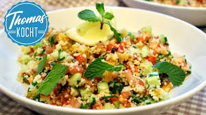 Season with turmeric, salt, and pepper. Couscous Salat Vorsicht Lecker Couscous Salat Mit Gerosteter Paprika Youtube