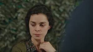 Semana "Fina Estampa": Bia invade o apartamento de Esther