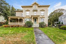 Pin By Janice Barnes On Home Rooms And Contents Guest House Cottage Old Houses For Sale Old Houses