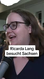 Ricarda Lang (#Grüne) besuchte die sächsische Stadt Glashütte. #news  #sachsen