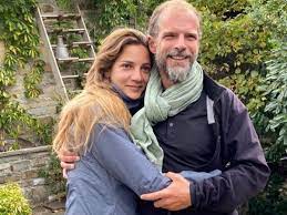 6 χοντρές χοιρινές μπριζόλες λαιμού. Antwnhs Laimos Marika Arapogloy Efoplistikos Gamos Sto Papigko