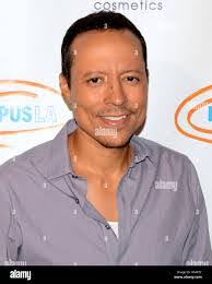 Elisha Robertson's Instagram, Twitter & Facebook