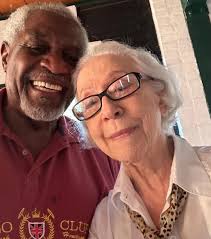 PRECIOSIDADE! 🚨 Tony Tornado, com 94 anos, e Fernanda Montenegro, com 95!  ☂️ Quase 200 anos de dois gigantes das artes brasileiras ♥️♥️