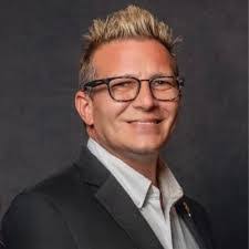 Holly Cabral's Instagram, Twitter & Facebook