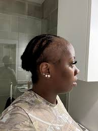 I love Jada but today's hair is not flattering