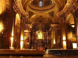 Suele aparecer tocada con corona de reina, y también con el cetro en la mano derecha. Foto De Basilica Nuestra Senora De La Merced Buenos Aires Interior De La Basilica Tripadvisor