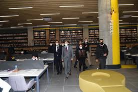 Vatandaşlar bu modern halk kütüphanesine şehit aybüke öğretmenin adının verilmesini talep etti. Sehit Senay Aybuke Yalcin Il Halk Kutuphanesi Hizmet Vermeye Basladi