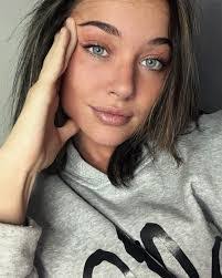 Kiana Howard's Instagram, Twitter & Facebook