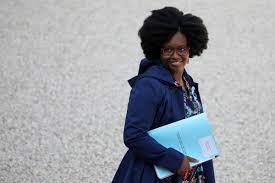 L Aviez Vous Remarque Sibeth Ndiaye A Un Piercing Sur La Langue Piercing Sur La Langue Porte Parole Piercing