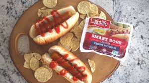 With lots of hot dogs out there, it should be easy to choose a relatively healthy one, right? Vegan Hot Dog Review Lightlife Smart Dogs Youtube