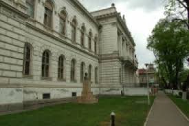 Bustul ei se afla in cancelaria scolii. Admitere Colegiul National Moise Nicoara Arad