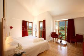 A menos de media hora en coche desde el camping podemos acceder a ordea, valle de broto, valle de tena, valle del aragón, jaca, biescas, san juan de la peña. Hotel Tierra De Biescas Casa Rural En Biescas Huesca
