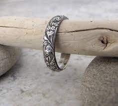 .flowers charm rings for women girls handmade adjustable floral beads elastic ring retro vintage korean leopard acrylic hoop earrings for women girls stripe zebra pattern geometric c vintage 925 sterling silver hoop earrings pattern earring for women silver jewelry korea new. Antique Wedding Band Floral Pattern Ring Silver Floral Wedding Ring 38 00 Via Etsy Silver Wedding Bands Antique Wedding Bands Antique Silver Rings