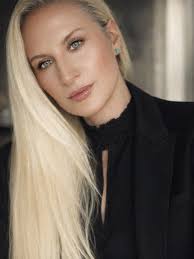 A big beautiful heart in a cruel world takes courage ❤️👊💪 one of my  favorite shoots Photos; @gallantimages Location: @Spinwurkz Motorcycles  Bike: Scott Wallaby @derelict_motor_werks Model: @AmandaSnooks Location:  @Spinwurkz Motorcycles Bike: Scott