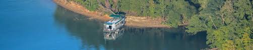 Does anyone have advice comparing lake cumberland vs. Dale Hollow Lake Houseboats Rentals