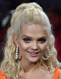 A teen pop singer who got her start at a very young age, ewa farna was based out of the czech republic, but polish by birth. Margaret Discography Wikipedia