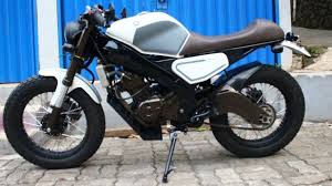 Setelah diamati ternyata modifannya keren, gahar dan eksklusive. Yamaha V Ixion Berkonsep Cafe Racer Kumparan Com