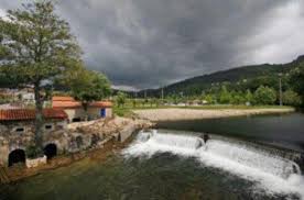 This bathing area, fed by ribeira de cadavais, has calm waters and full amenities that include a garden, a volleyball field and facilities for people with reduced. Praia Fluvial De Burgaes Vale De Cambra 2021 All You Need To Know Before You Go With Photos Tripadvisor