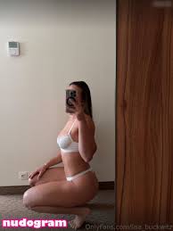 Lisa Buckwitz Гола изтичане OnlyFans снимка 8 - Nudogram v2.1