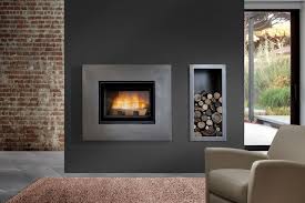Achat Cheminee Bien La Choisir Avec Nos Conseils Cheminee Design Cheminee Contemporaine Cheminee Moderne