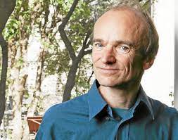Rufin choisit l'immédiateté de notre monde, dans un futur proche, et nous parle de. Francois Ruffin Depute De La Somme Est Sur Collapsologie Academie