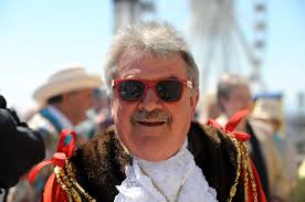 Six former councillors to be recognised at special ceremony