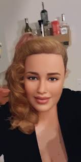 80s side ponytail revival?