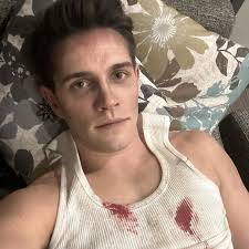 Casey Cott (@caseycott) • Instagram photos and videos