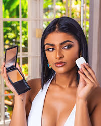 It's Fri-yay vibes, lovelies! ✨ Prep for the weekend with a flawless SACHA  beat! Where's your weekend taking you? 💄 Stay flawless all day with  sweat-proof, long-wear makeup that keeps you photo-ready!