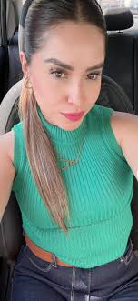 Estás muy bella y si cuando llegue el indicado para ti sabrás escoger feliz  día y bendiciones