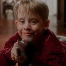 Kevin goes to his room and wishes never to see his family again. Pin By Trinity On Aesthetic Home Alone Movie Home Alone Kevin Mccallister