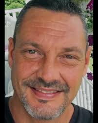 Holly Decker's Instagram, Twitter & Facebook