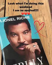 Noelle's Perfect Weekend Read💚 #Truly #lionelrichie #lionelsfanclub