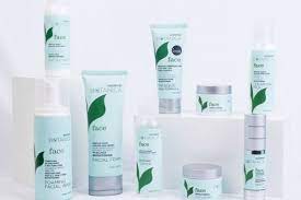 Masker wajah bisa anda beli dan bisa juga anda buat sendiri. 10 Skincare Set Agar Wajah Glowing Dari Produk Lokal Sampai Korea