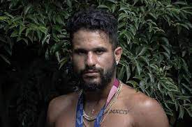 Ítalo ferreira is a brazilian professional surfer who has competed on the world surfing league men's championship tour since 2015. Hpvmo Sfmtqzim