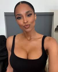 Pamela Hardeman's Instagram, Twitter & Facebook