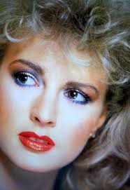 Ideen Fur Mode Der 80er Jahre Make Up Lippen In 2020 1980s Makeup 80s Makeup 80s Makeup Looks