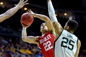 What's the score between wisconsin and michigan basketball? Bradley Vs Michigan State Final Score Braves Put A Scare Into 2 Seed Spartans Mid Major Madness