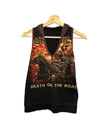 IRON MAIDEN T SHIRT MEDIUM