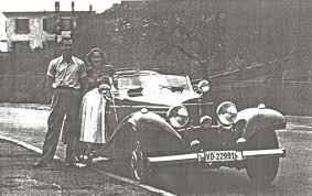 Henning And Gisela Von Krieger With The Mercedes Benz 540k Special Roadster Classic Cars Roadsters Mercedes Benz