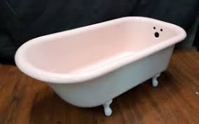 Clawfoot bathtubs have been around since victorian times, with their popularity waxing and waning. Vintage Pink White Standard Size Restored Cast Iron Claw Foot Bath Tub Ebay