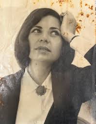 Edit 90s photo to look vintage?