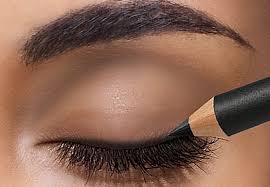 How To Apply Eyeliner Like A Pro Make Up By Chelsea How To Apply Eyeliner Eyeliner Eyeliner For Beginners