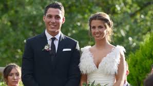 Speedweek.com ha provato a ricostruire l'intera storia delle trattative tra il forlivese e la casa di noale, mettendole insieme ad alcune indiscrezioni raccolte nel paddock. El Piloto De Motogp Aleix Espargaro Se Casa Con Laura Montero En Una Romantica Y Emotiva Boda Bekia Actualidad