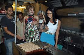Khan Chacha Restaurant Restaurant Venue In Khan Market Delhi Ncr Party Karo The staff here is known for its hospitality, quick and impeccable service. khan chacha restaurant restaurant