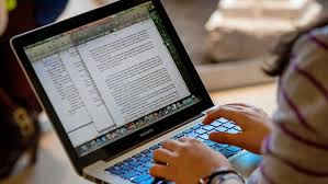 Lowongan kerja penulis cerpen online 2021. Gemar Nulis Yuk Berkenalan Dengan 8 Pekerjaan Berikut Ini Amanat Id