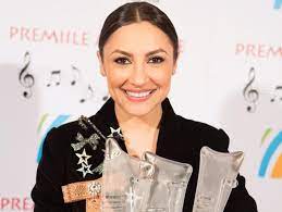 A fost transmisă în direct pe stațiile radio românia actualități și radio românia internațional. Andra Este Marea CaÈ™tigÄƒtoare A Premiilor Muzicale Radio Romania Adpm