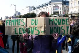 En france, 37 organisations féministes ont appelé les « premières de corvées » à se rassembler et à faire grève le 8 mars. 4s4no3 Y0q5pgm
