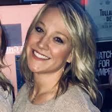 Lindsay Riddle (@thelindsaycarr)